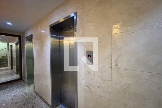 Portaria de kitnet/studio para alugar com 1 quarto, 40m² em Copacabana, Rio de Janeiro