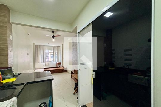 Cozinha  de kitnet/studio para alugar com 1 quarto, 40m² em Copacabana, Rio de Janeiro