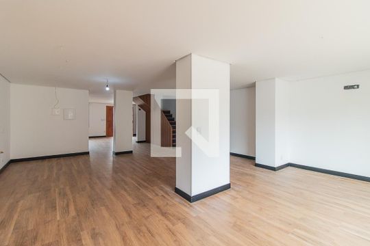 Sala de casa à venda com 3 quartos, 300m² em Jardim Botânico, Porto Alegre