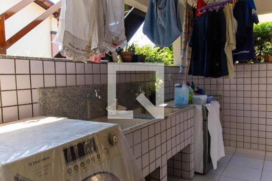 Área comum de casa de condomínio à venda com 4 quartos, 100m² em Badu, Niterói