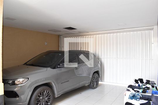 Garagem de casa à venda com 4 quartos, 420m² em Jardim Social, Curitiba