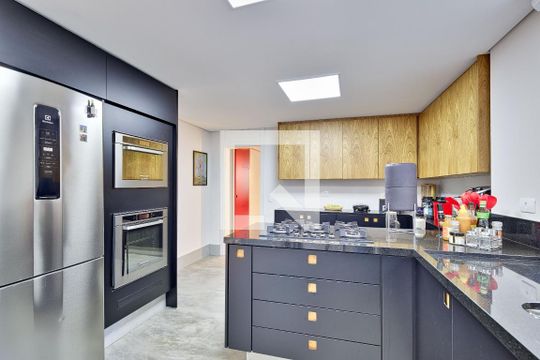 Casa à venda com 3 quartos, 160m² em Santo Amaro, São Paulo