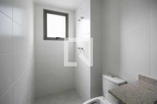Banheiro da Suíte 1 de apartamento para alugar com 2 quartos, 85m² em City América, São Paulo