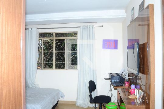 Quarto 1 de casa à venda com 4 quartos, 250m² em Goiânia, Belo Horizonte