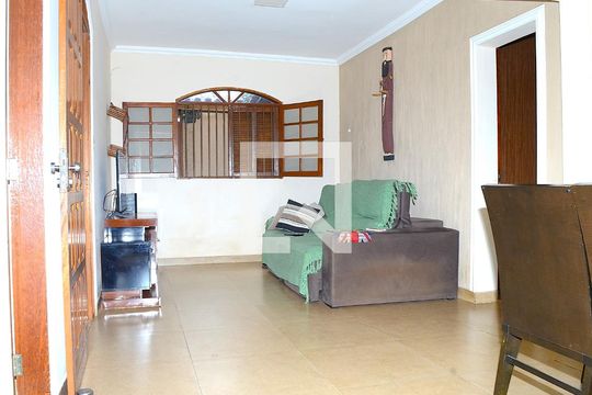 Sala de casa à venda com 4 quartos, 250m² em Goiânia, Belo Horizonte