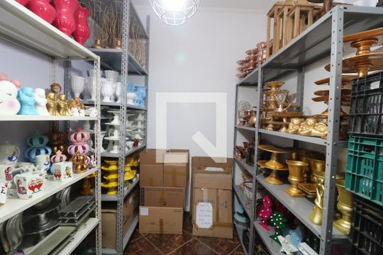 Quarto de casa à venda com 4 quartos, 270m² em Vila Antonieta, São Paulo