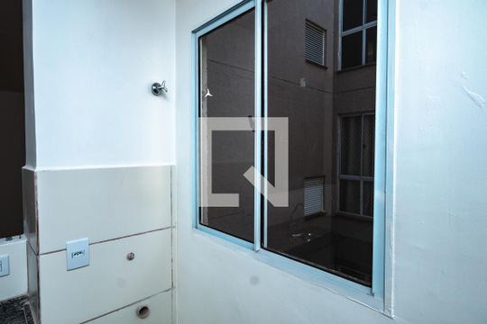 Área de Serviço de apartamento para alugar com 2 quartos, 45m² em Trevo, Belo Horizonte