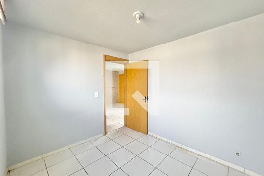 Quarto 2 de apartamento para alugar com 2 quartos, 43m² em Santo Afonso, Novo Hamburgo