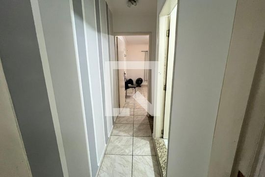 Corredor de casa à venda com 2 quartos, 100m² em Jardim Santa Mena, Guarulhos