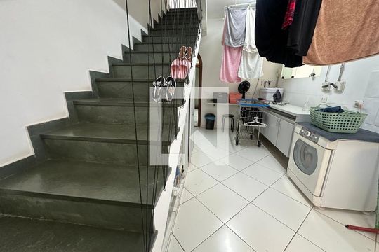 Escada de casa à venda com 4 quartos, 700m² em Alphaville Residencial Dois, Barueri