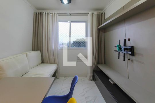 Sala de apartamento para alugar com 2 quartos, 40m² em Sítio da Figueira, São Paulo