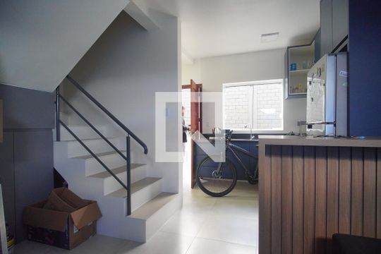 Sala de casa de condomínio à venda com 2 quartos, 60m² em Santo Afonso, Novo Hamburgo