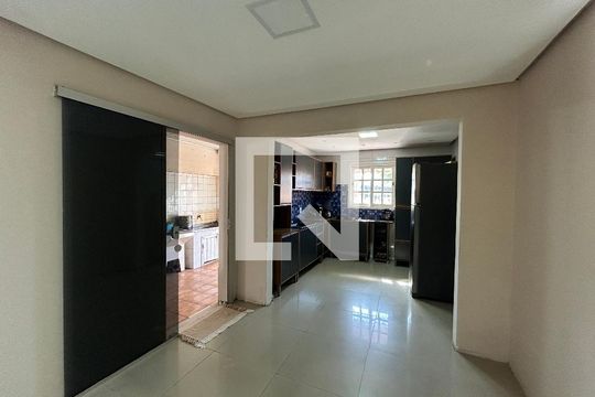 Cozinha de casa à venda com 5 quartos, 120m² em Scharlau, São Leopoldo