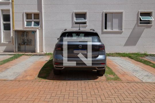 Garagem de apartamento para alugar com 2 quartos, 57m² em Vila Sao Francisco, Hortolândia