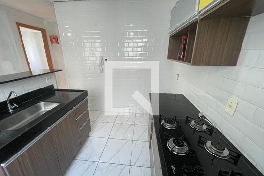 Cozinha de apartamento para alugar com 2 quartos, 43m² em Vila Izabel, Guarulhos