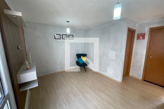 Sala de apartamento para alugar com 2 quartos, 43m² em Vila Izabel, Guarulhos