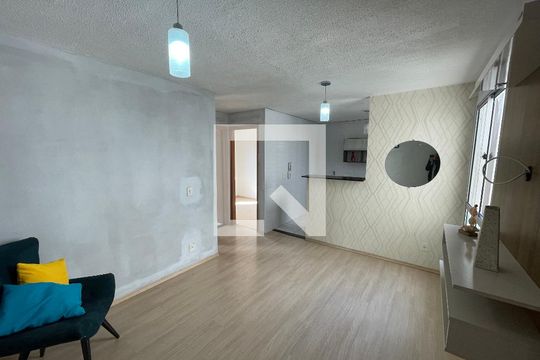 Sala de apartamento para alugar com 2 quartos, 43m² em Vila Izabel, Guarulhos
