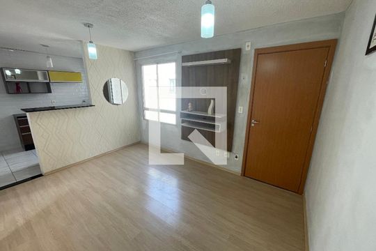 Sala de apartamento para alugar com 2 quartos, 43m² em Vila Izabel, Guarulhos