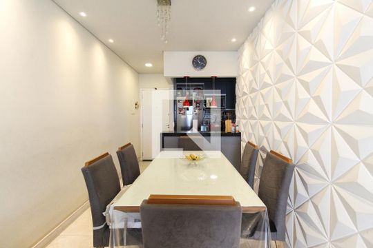 Sala de apartamento à venda com 2 quartos, 50m² em Vila Carmosina, São Paulo