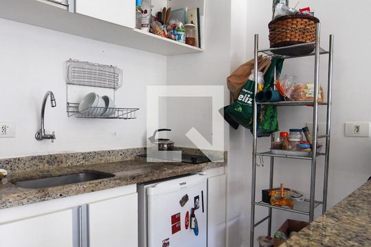 Sala/Cozinha de apartamento para alugar com 1 quarto, 40m² em Panamby, São Paulo