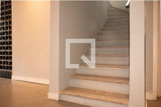 Sala de casa à venda com 3 quartos, 200m² em Planalto Paulista, São Paulo