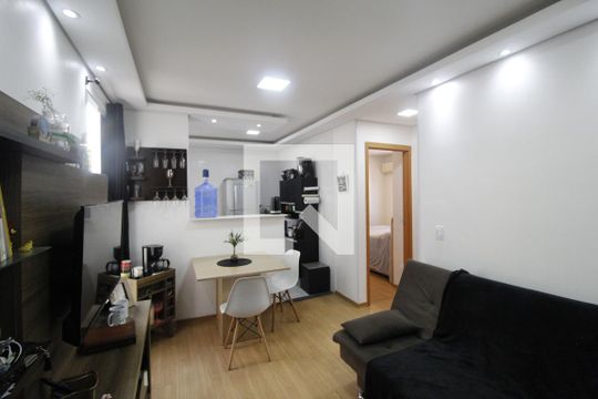 Sala de apartamento à venda com 2 quartos, 40m² em Chácara das Pedras, Porto Alegre