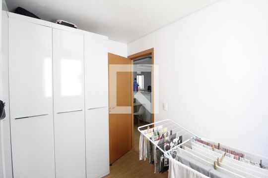 Quarto 1 de apartamento à venda com 2 quartos, 40m² em Chácara das Pedras, Porto Alegre