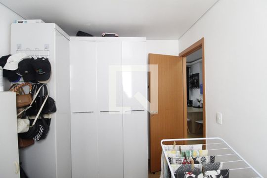 Quarto 1 de apartamento à venda com 2 quartos, 40m² em Chácara das Pedras, Porto Alegre