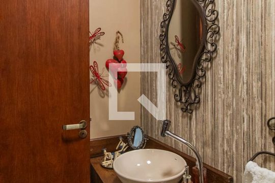 Lavabo 1 de casa à venda com 3 quartos, 281m² em Espírito Santo, Porto Alegre