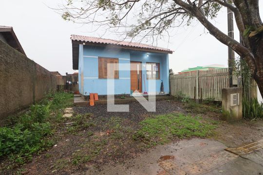 Fachada de casa à venda com 2 quartos, 50m² em Brigadeira, Canoas