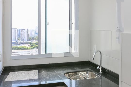 Cozinha e Área de Serviço de apartamento para alugar com 2 quartos, 38m² em Lapa, São Paulo