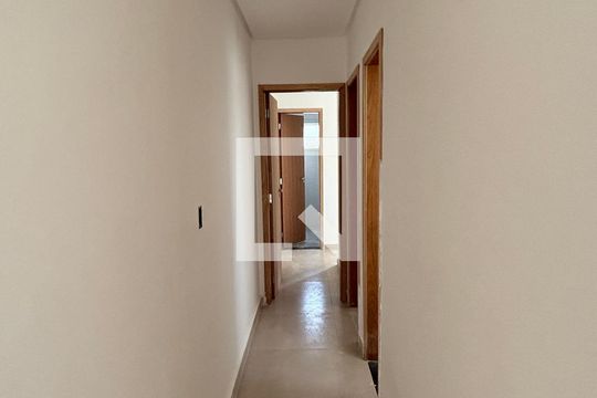 Corredor de apartamento à venda com 2 quartos, 58m² em Vila Amabile Pezzolo, Santo André