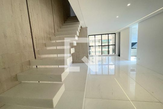 Sala de apartamento à venda com 3 quartos, 220m² em Funcionários, Belo Horizonte