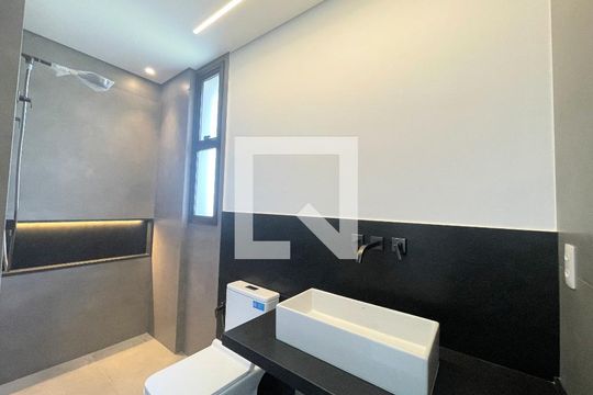 Banheiro da Suíte 1 de apartamento à venda com 3 quartos, 220m² em Funcionários, Belo Horizonte
