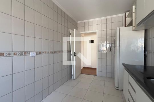 Cozinha de apartamento à venda com 2 quartos, 76m² em Vila Rosalia, Guarulhos