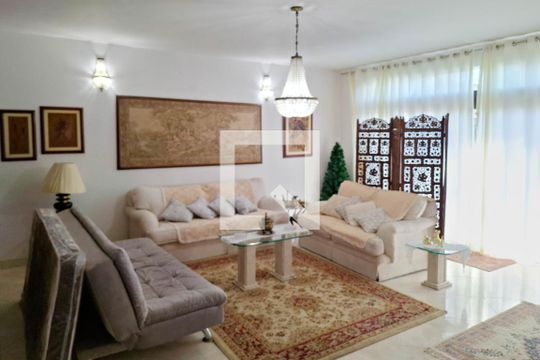 Sala de casa à venda com 5 quartos, 720m² em Piratininga, Niterói