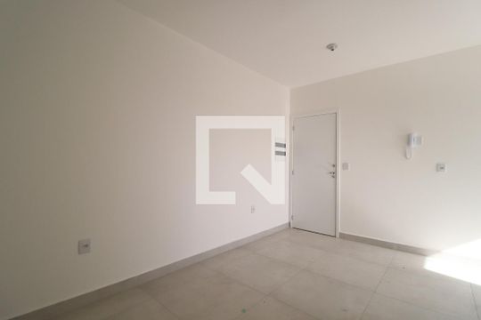 Sala de apartamento para alugar com 2 quartos, 56m² em Santa Mônica, Uberlândia