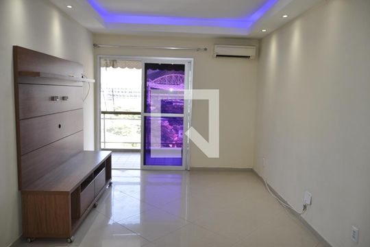 Sala de apartamento para alugar com 2 quartos, 85m² em Todos Os Santos, Rio de Janeiro