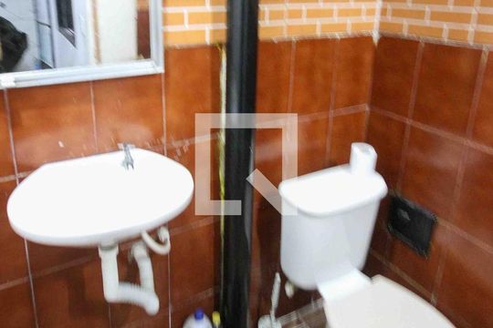Banheiro casa 01 de casa à venda com 5 quartos, 321m² em Parque Independencia, São Paulo