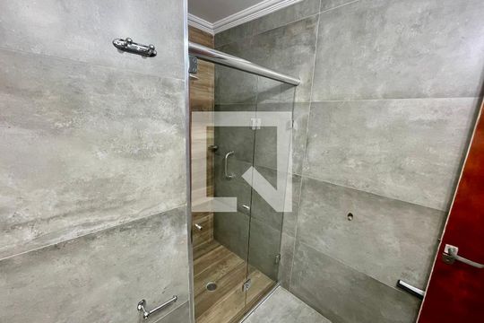 Banheiro de casa à venda com 2 quartos, 148m² em Jardim Santa Clara, Guarulhos