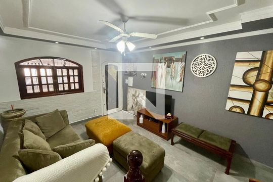 Sala de casa à venda com 2 quartos, 148m² em Jardim Santa Clara, Guarulhos