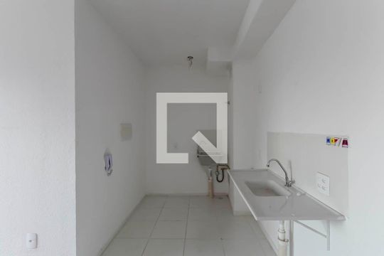 Sala/Cozinha de apartamento à venda com 2 quartos, 36m² em Fazenda da Juta, São Paulo