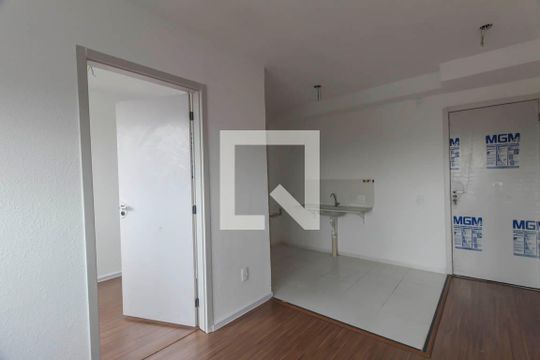 Sala/Cozinha de apartamento à venda com 2 quartos, 36m² em Fazenda da Juta, São Paulo