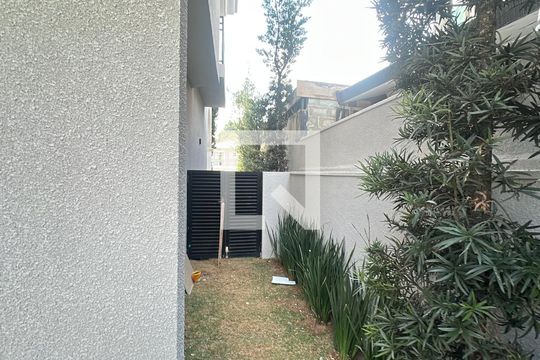 Quintal de casa para alugar com 4 quartos, 412m² em Alphaville Residencial Um, Barueri