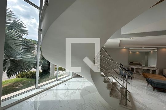 Sala de casa para alugar com 4 quartos, 412m² em Alphaville Residencial Um, Barueri