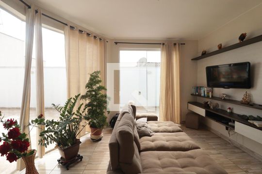 Sala de casa à venda com 4 quartos, 293m² em Parque Cidade Jardim, Jundiaí