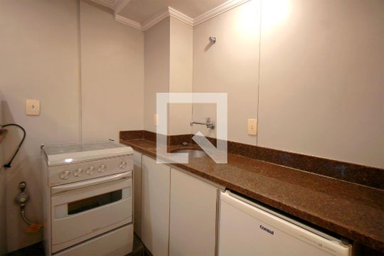 Cozinha de kitnet/studio para alugar com 1 quarto, 42m² em Savassi, Belo Horizonte