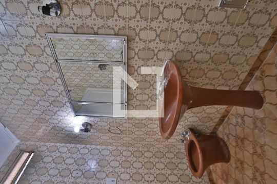Banheiro de casa à venda com 2 quartos, 124m² em Água Rasa, São Paulo