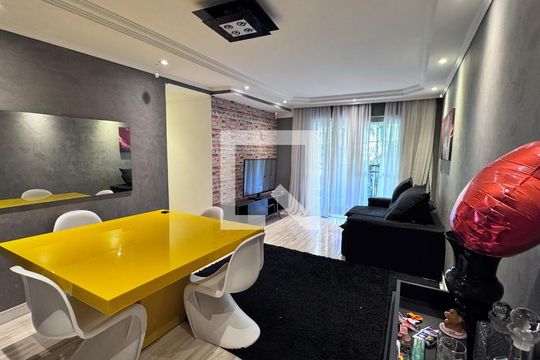Sala de apartamento para alugar com 3 quartos, 78m² em Vila Sofia, São Paulo