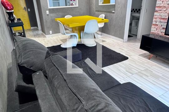 Sala de apartamento para alugar com 3 quartos, 78m² em Vila Sofia, São Paulo